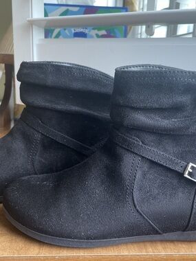 St. John’s Bay Black "Kyle" Slouch Ankle Boots 6.5